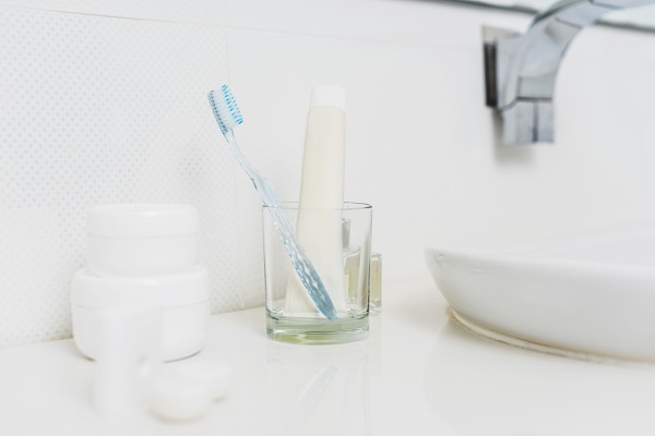 3 razões mais comuns para substituir sua escova de dentes