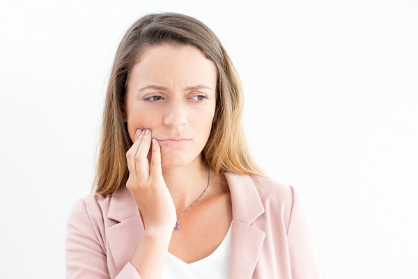 O que é periodontite e como prevenir esta doença: aprenda