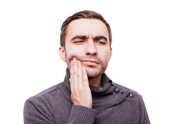 O que é periodontite e como prevenir esta doença: descubra