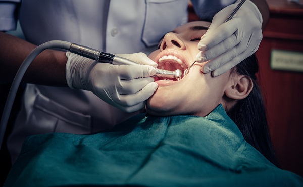 Sinais e sintomas de falta de cálcio nos dentes