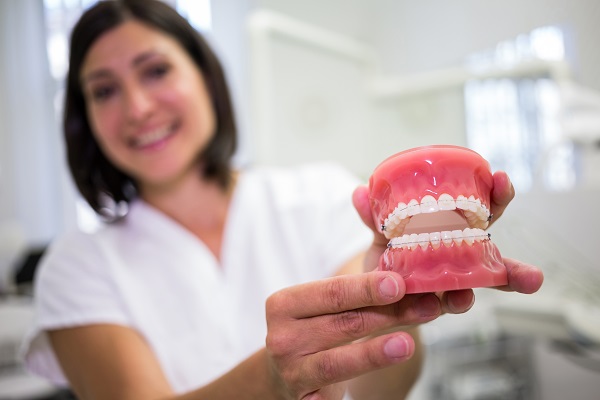 4 benefícios de próteses dentárias