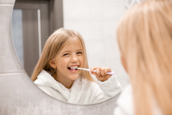 3 mitos e verdades sobre escovação dos dentes: saiba