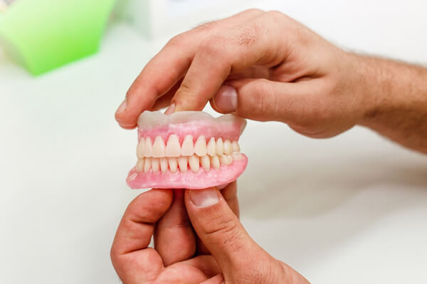 Benefícios das Próteses Dentárias para a Qualidade de Vida